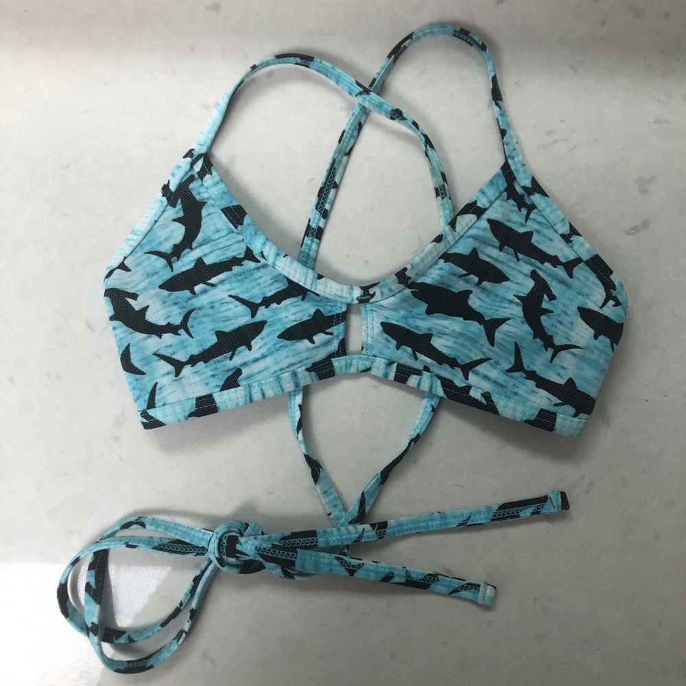 SOLD Jolyn Shark City Vent Top S